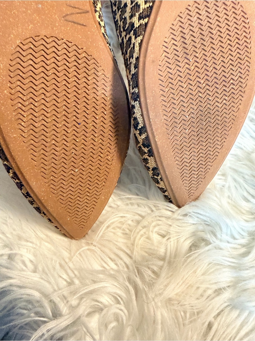 Rothy's Leopard Print Pointed Flats with Red Insole and Blue Trim size 13 - Picture 9 of 9